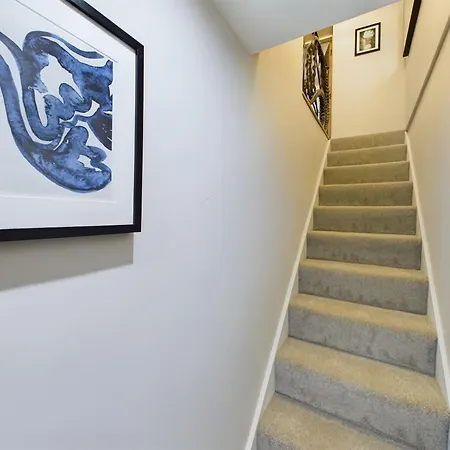 Σπίτι διακοπών The Loxley Γουίτμπι