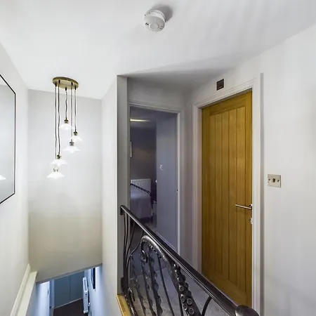 The Loxley * Γουίτμπι